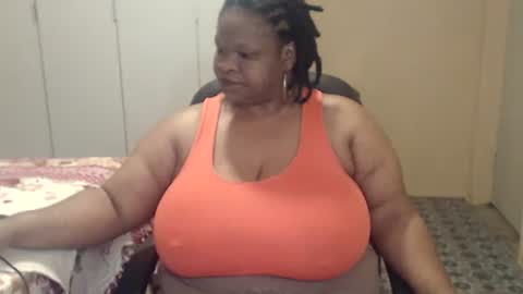 Snapshot of sweetnoziexxx chatting on 11.22.25 sweetnoziexxx online show from 11.22.25