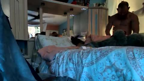 WeAim2PZzz online show from 03.10.25