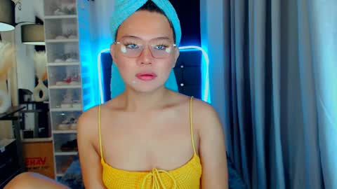 Snapshot of sweetnwildts chatting on 02.05.25 Ghena online show from 02.05.25