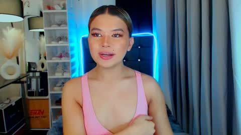 Snapshot of sweetnwildts chatting on 02.10.25 Ghena online show from 02.10.25