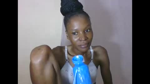 Snapshot of sweetpetite254 chatting on 01.13.26 ESTHER online show from 01.13.26