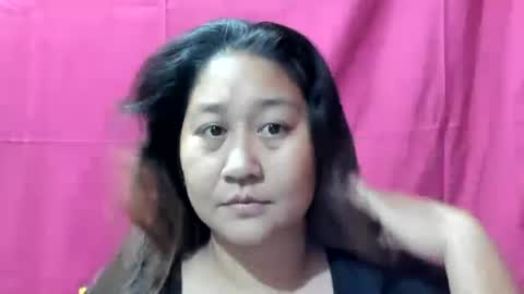 Snapshot of sweetpilipina88 chatting on 12.20.24 MIA online show from 12.20.24