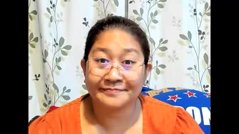 Snapshot of sweetpilipina88 chatting on 09.15.25 MIA online show from 09.15.25