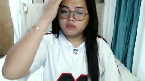 Princess Ella online show from 03.04.25