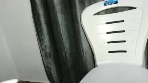 slim ivy online show from 12.05.25