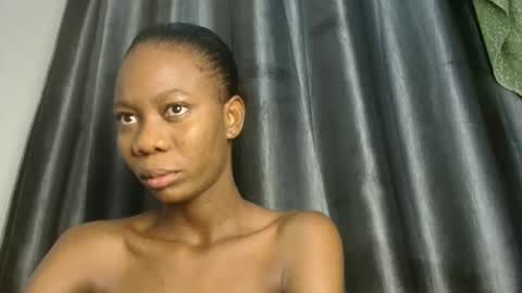 Snapshot of sweetpussy135 chatting on 12.16.25 slim ivy online show from 12.16.25