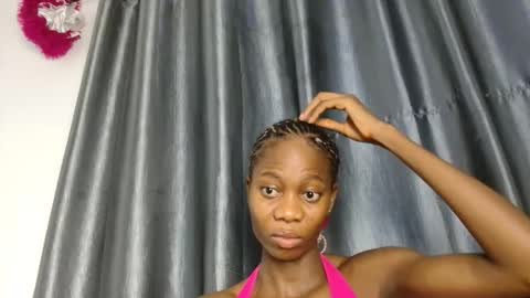 Snapshot of sweetpussy135 chatting on 01.14.26 slim ivy online show from 01.14.26