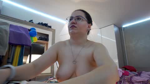 SweetRaisa online show from 01.27.25