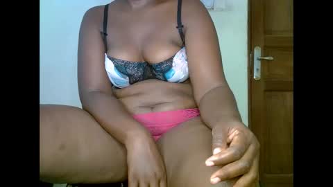 Snapshot of sweetrenne chatting on 01.15.25 sweetrenne online show from 01.15.25