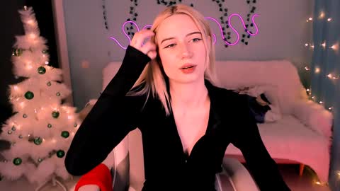 Snapshot of sweetrichal chatting on 12.14.24 sweetrichal online show from 12.14.24