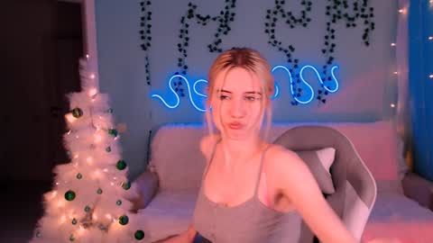 Snapshot of sweetrichal chatting on 01.20.25 sweetrichal online show from 01.20.25