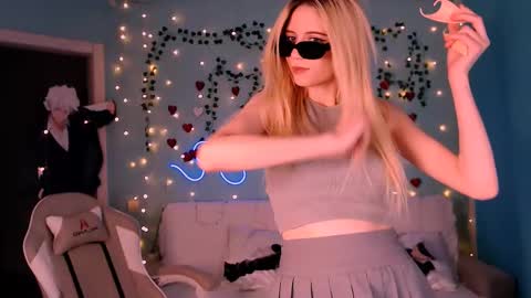 Snapshot of sweetrichal chatting on 03.03.25 sweetrichal online show from 03.03.25