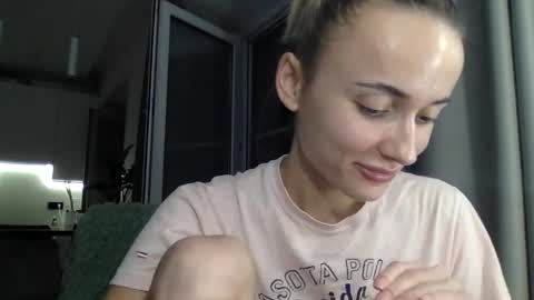 Snapshot of sweetsatalana chatting on 05.15.26 sweetsatalana online show from 05.15.26
