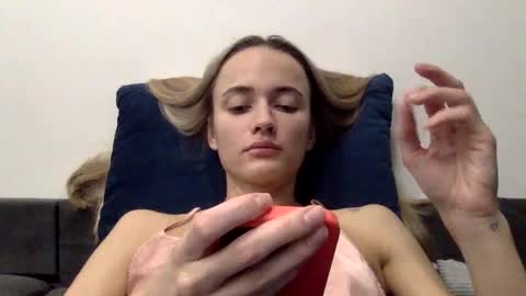 Snapshot of sweetsatalana chatting on 05.23.26 sweetsatalana online show from 05.23.26