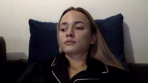 Snapshot of sweetsatalana chatting on 07.17.26 sweetsatalana online show from 07.17.26