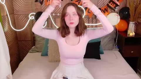 Snapshot of sweetshy_ chatting on 11.02.25 Alice online show from 11.02.25