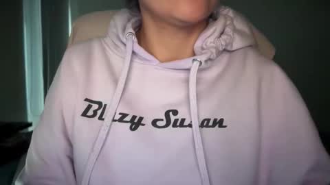 Snapshot of sweetssmashed chatting on 09.11.25 sweetssmashed online show from 09.11.25