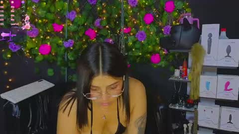 Molly -  INDEPENDENT MODEL online show from 05.30.26