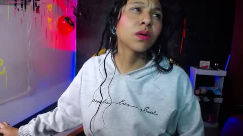 Snapshot of sweett_pleasure chatting on 09.30.25 Sweett pleasure online show from 09.30.25