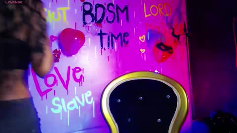 Snapshot of sweett_pleasure chatting on 10.12.25 Sweett pleasure online show from 10.12.25