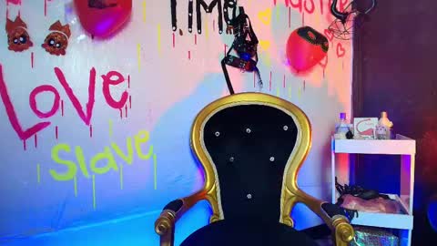 Snapshot of sweett_pleasure chatting on 10.28.25 Sweett pleasure online show from 10.28.25