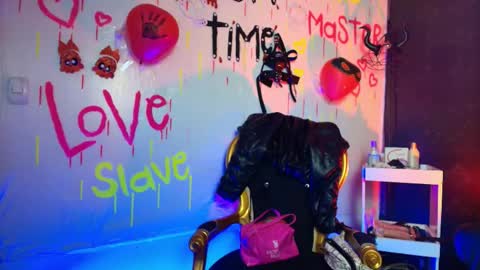 Snapshot of sweett_pleasure chatting on 10.31.25 Sweett pleasure online show from 10.31.25