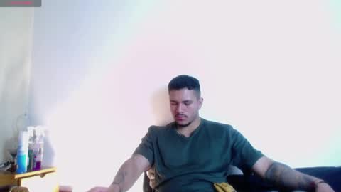 Snapshot of sweettguy_ chatting on 05.19.26 Jei online show from 05.19.26