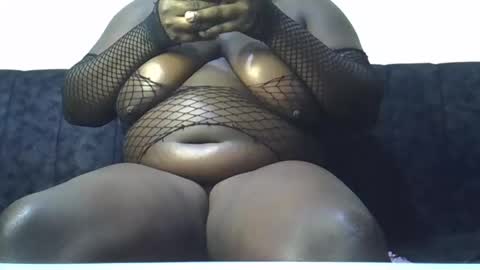 Snapshot of sweettlove1 chatting on 12.01.24 sweettlove1 online show from 12.01.24