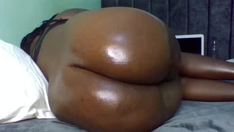 Snapshot of sweettrozzy chatting on 03.01.25 sweettrozzy online show from 03.01.25