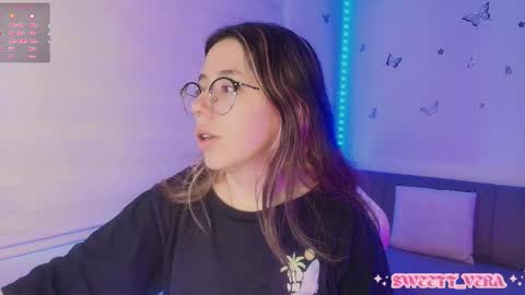 Veronica Independent Model online show from 11.24.25