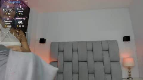 Snapshot of sweetty_girl_ chatting on 12.14.25 Sweetty online show from 12.14.25