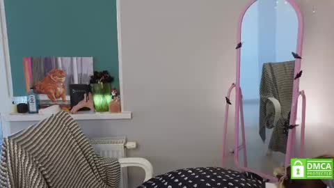 Elis  a little vacation Ill be here Saturday my schedules in bio online show from 04.10.26