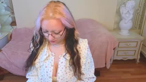 Hot Candy online show from 09.19.25