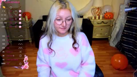Hot Candy online show from 10.21.25