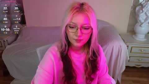 Snapshot of sweety_candys chatting on 11.27.25 Hot Candy online show from 11.27.25