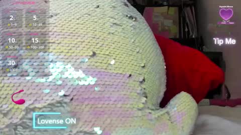 Mia online show from 09.26.25