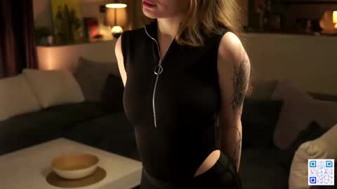 Bella . online show from 11.22.25