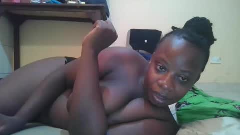 Snapshot of sweetyass25 chatting on 03.11.26 sweetyass25 online show from 03.11.26