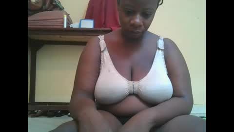 Snapshot of sweetyass25 chatting on 04.13.26 sweetyass25 online show from 04.13.26