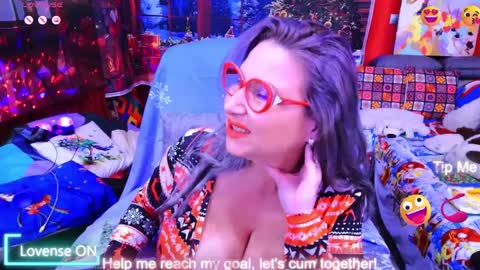 Snapshot of sweetylisahard chatting on 12.14.24 Lisa online show from 12.14.24