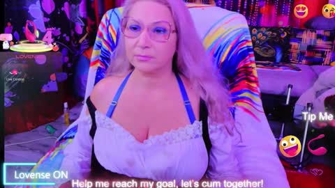 Snapshot of sweetylisahard chatting on 10.24.25 Lisa online show from 10.24.25