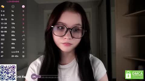 Snapshot of sweetyoops chatting on 10.19.25 Astrid online show from 10.19.25