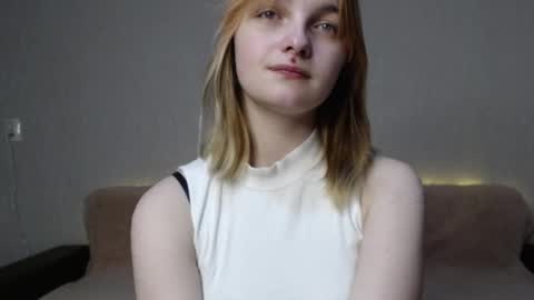 Snapshot of sweetyybay chatting on 12.18.25 Stacy online show from 12.18.25