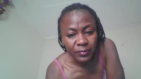 Snapshot of swtebony1 chatting on 12.18.25 ALICIA online show from 12.18.25