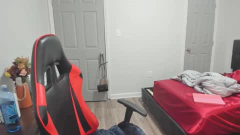 Snapshot of sxamleuy chatting on 12.15.25 sxamleuy online show from 12.15.25