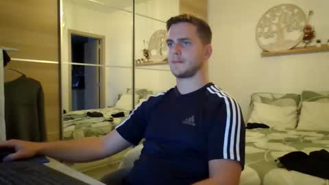 Snapshot of syl092 chatting on 09.24.25 syl092 online show from 09.24.25