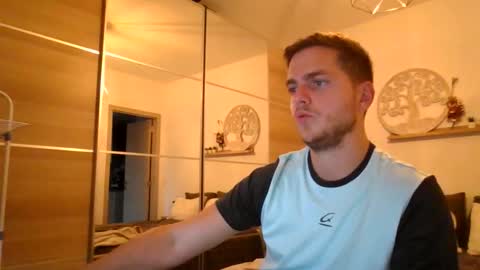 Snapshot of syl092 chatting on 10.01.25 syl092 online show from 10.01.25