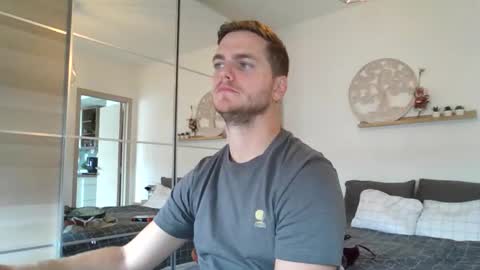 Snapshot of syl092 chatting on 10.03.25 syl092 online show from 10.03.25