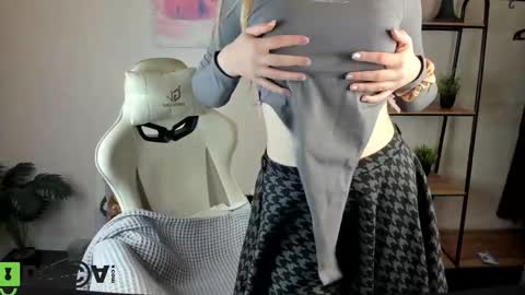 Sylvia online show from 10.15.25