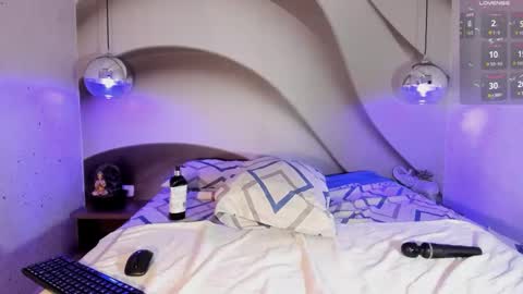 Sylvia Leos online show from 01.16.25